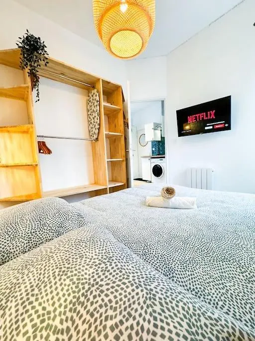 New Elegance Et Confort Face A La Gare Parking Guingamp Apartament