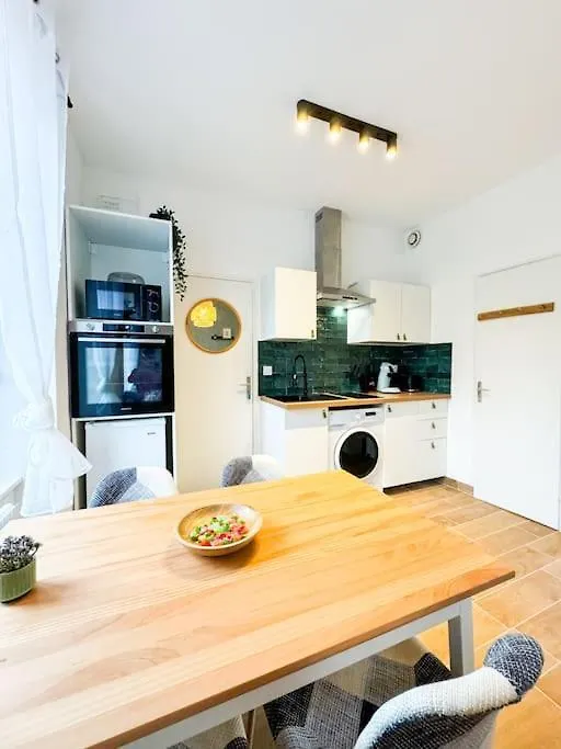 New Elegance Et Confort Face A La Gare Parking Guingamp Apartament