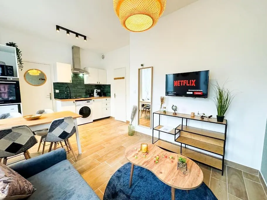 New Elegance Et Confort Face A La Gare Parking Guingamp Apartament